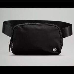 Brand new everywhere belt bag
